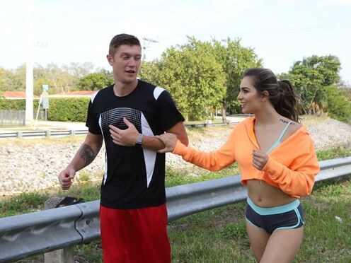 После ванной сестра предлагает себя брату и ебется на диване